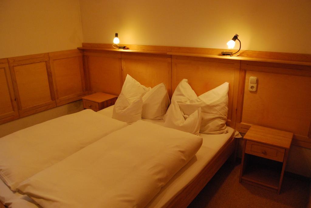 Boroka Apartmanhazak - Oereghaz Velem Room photo